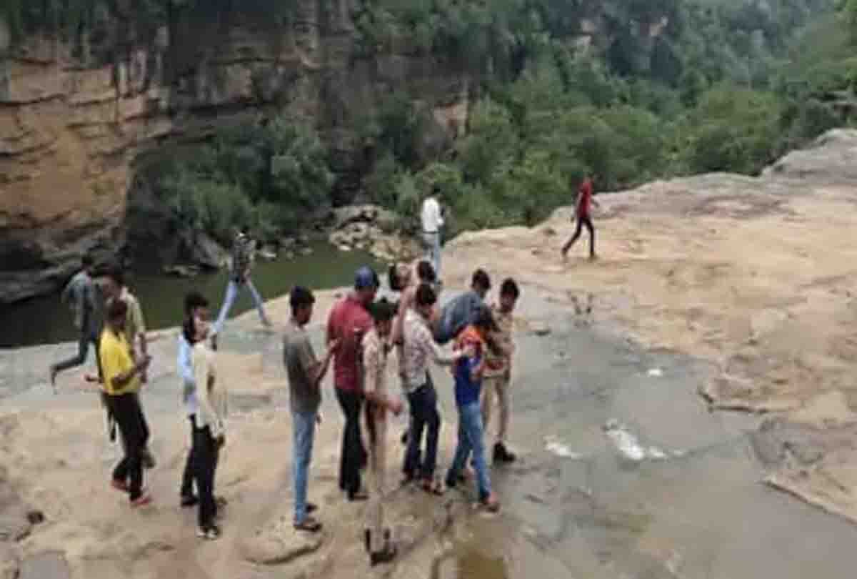 Three brothers drowned in Shabri Falls in chitrakoot