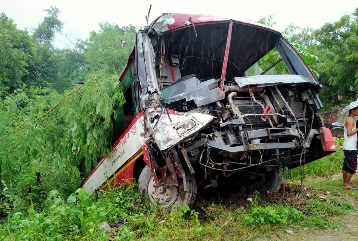 8 injured in an accident in gonda bahraich highway in Bahraich.