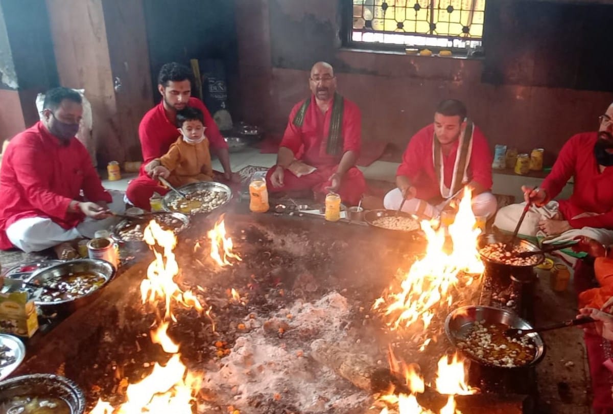 gupt navratri 2021: devotees pays obeisance shakti peeth jwalamukhi temple