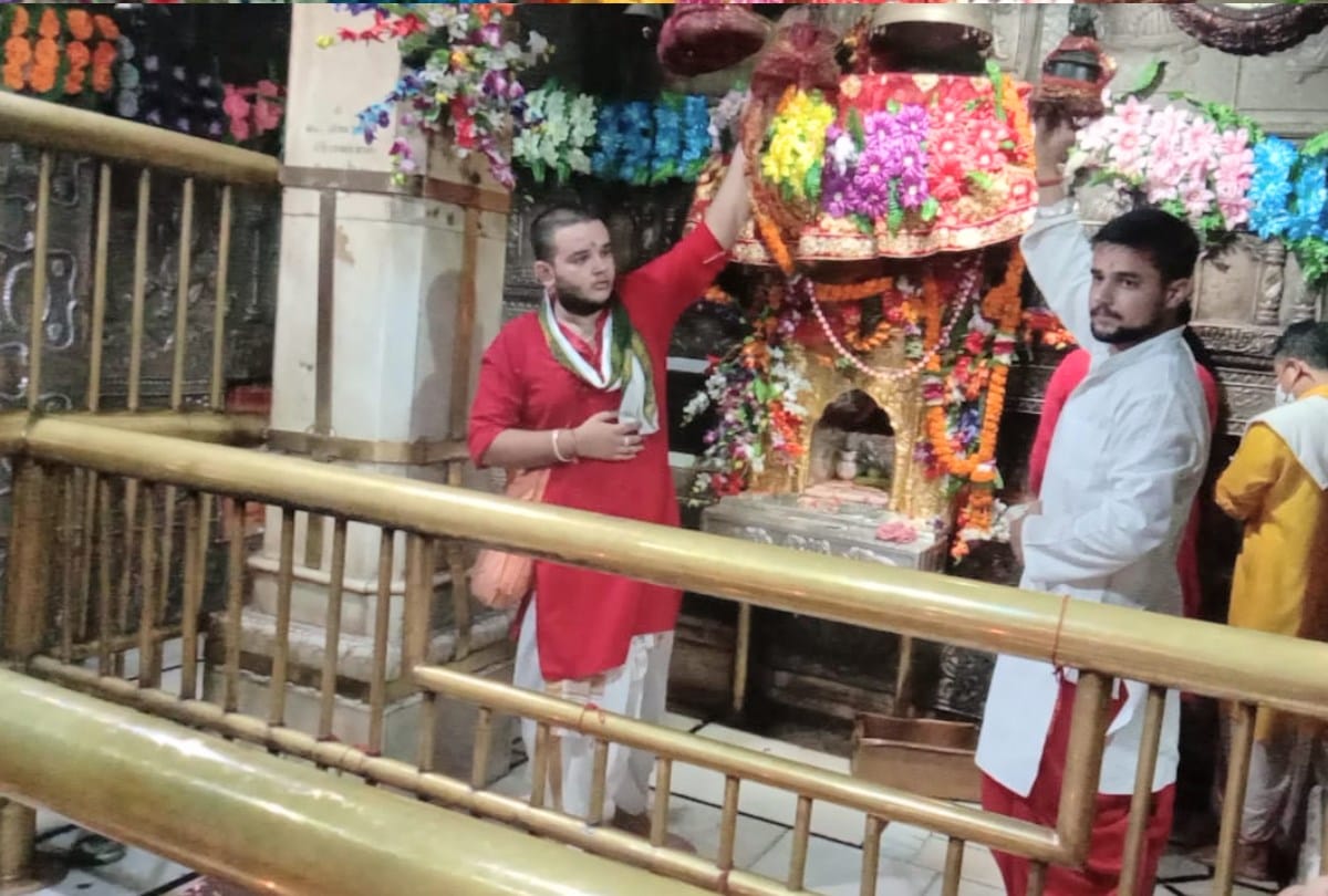 gupt navratri 2021: devotees pays obeisance shakti peeth jwalamukhi temple