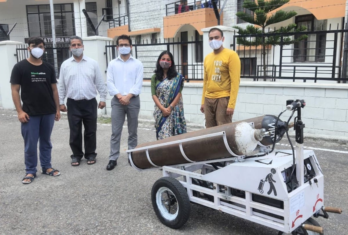 NIT Hamirpur : semi automated trolley help to change oxygen cylinder