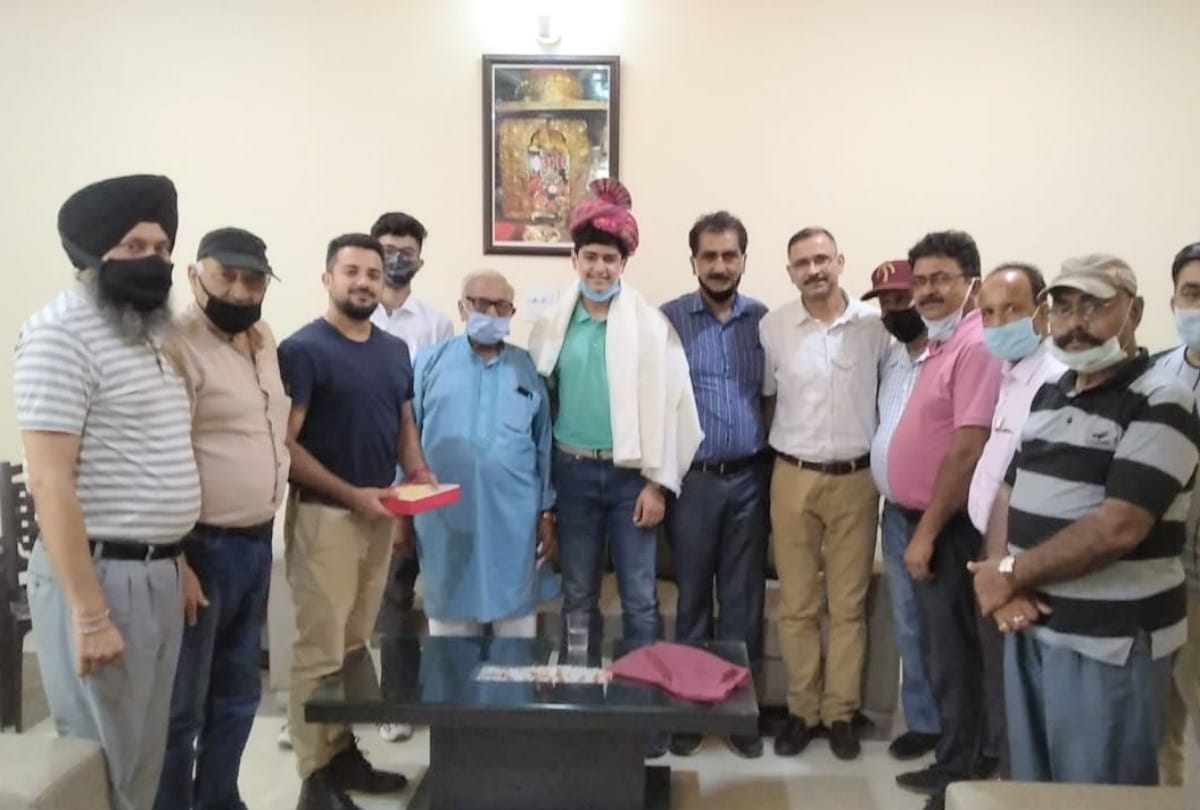 NDA topper 2021 Aditya Rana receives warm welcome on his arrival in Una Himachal Pradesh