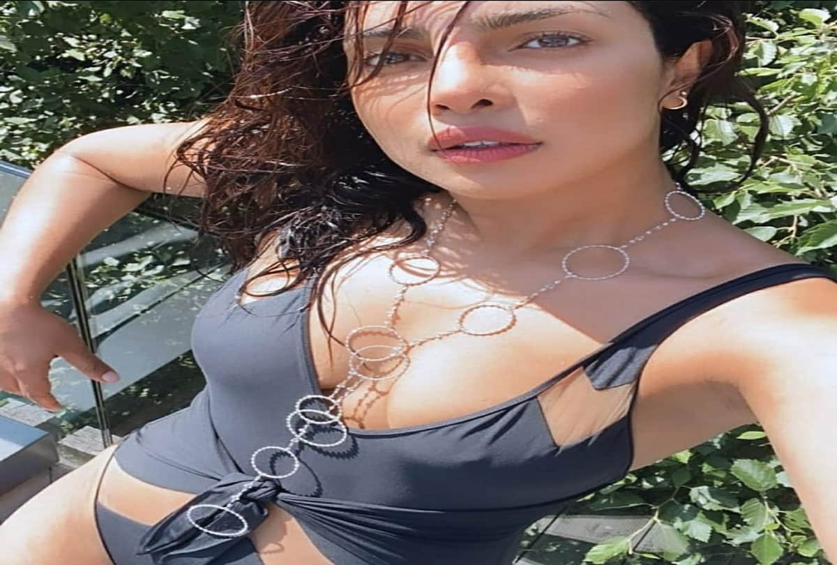 priyanka chopra in attractive bikni look in hindi