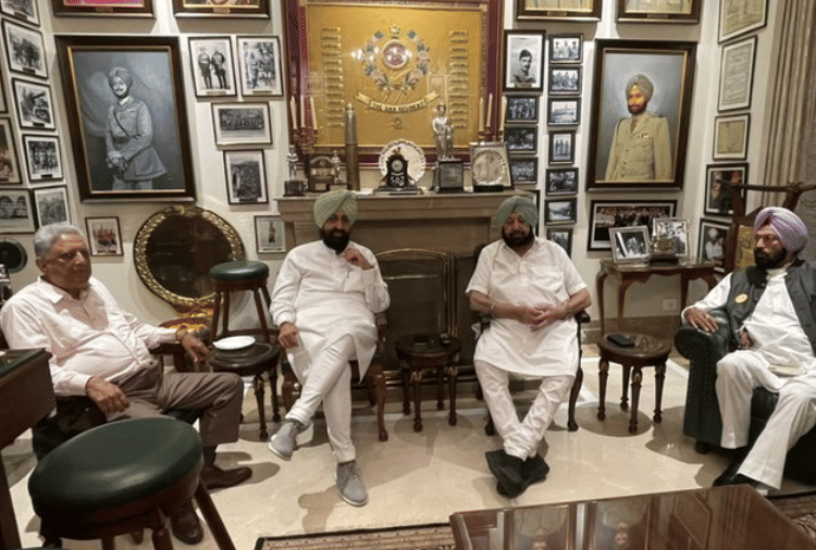 Politics heats up in Punjab after Amarinder singh and Pratap Singh Bajwa meeting