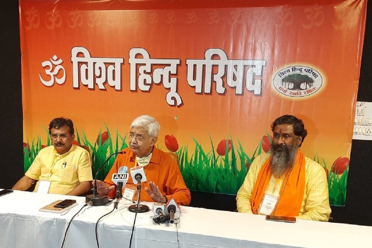 VHP asks center to make law on religion conversion and to free temples from government control