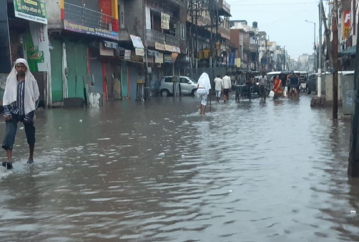 waterlogging on roads after heavy rain in mathura