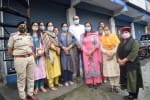 महिला आयोग की चेयरमैन डेजी ठाकुर वन स्टोर सेंटर का निरीक्षण करती हुई।