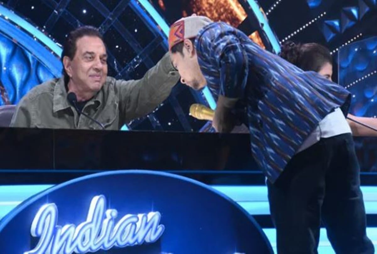 Indian idol 12 Dharmendra treats pawandeep rajan with tasty paratha from his farm house