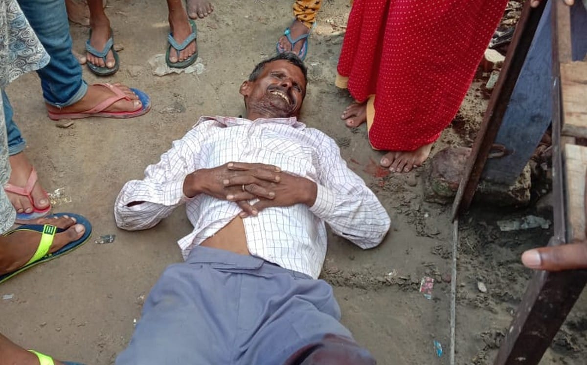 Old man both legs cut off by train in ballia
