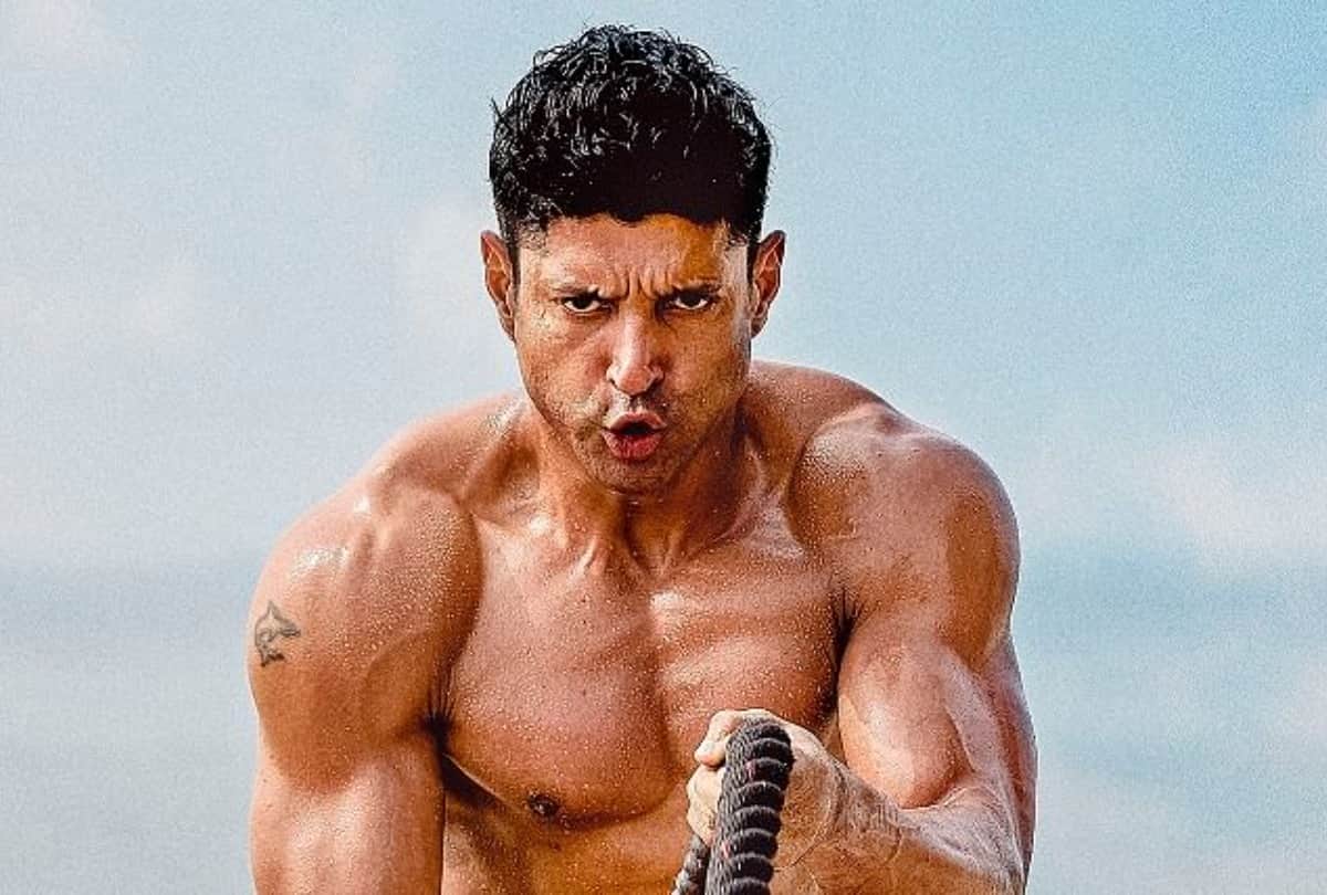 Farhan Akhtar Shares His Transformation Look For Film Toofaan Pictures Goes Viral