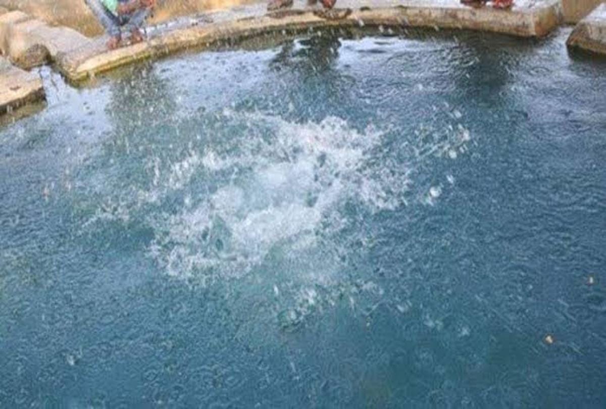 interesting facts about dalahi kund where water climbs up on clapping