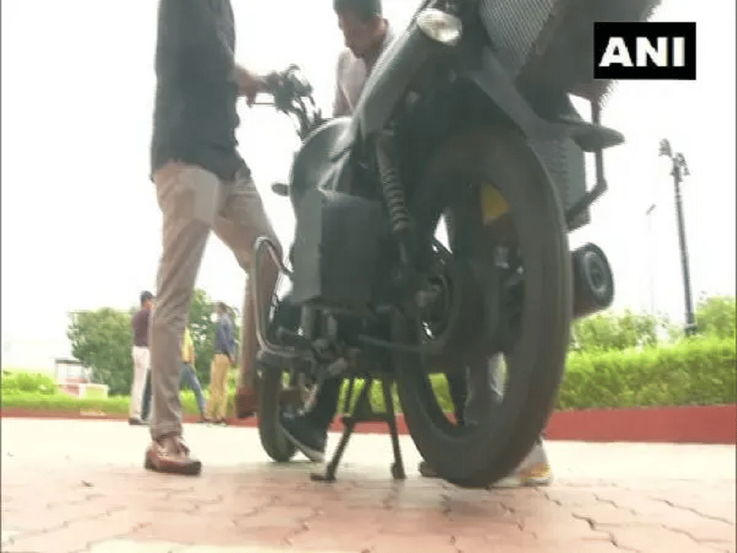 Gujarat students make hybrid motorcycle that can run on both petrol and electricity