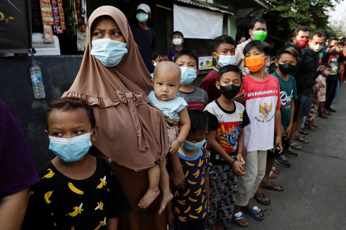 Indonesia become a major hotspot of corona in the world, thousands of people are getting infected every day and hundreds of people are dying