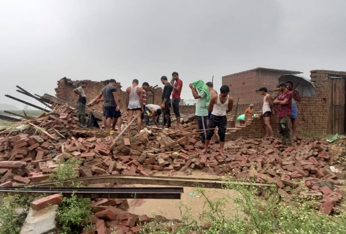 Two floor kutcha house collapses due to heavy rainfall in Sambhal