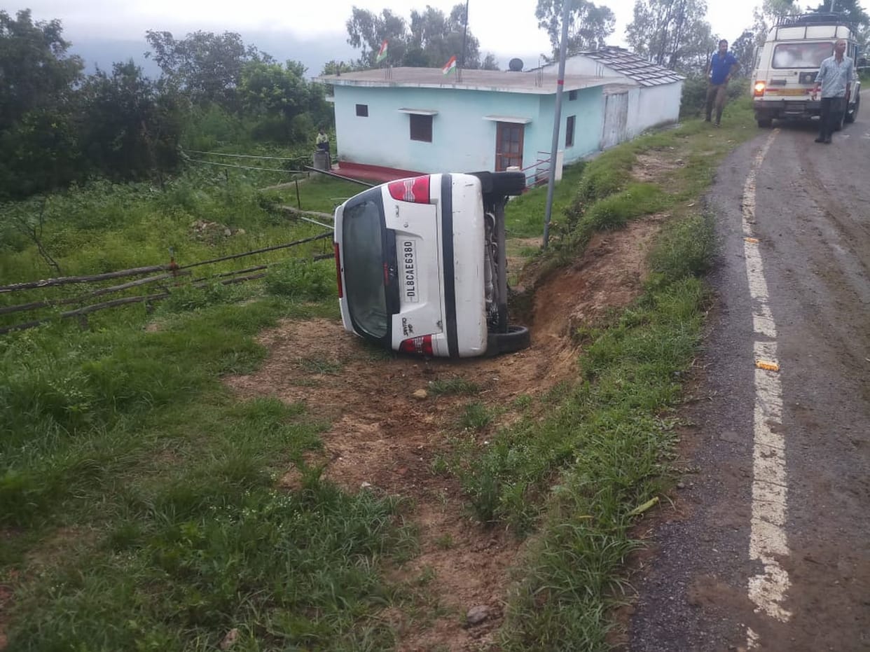 Car slid on cow dung, injured four riders