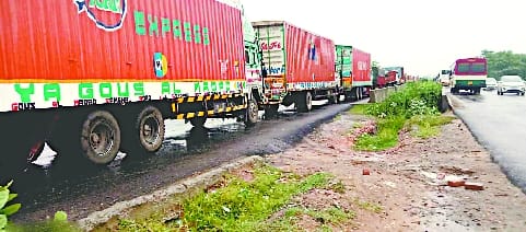 Hulasnagra jammed due to repeated closure of gates