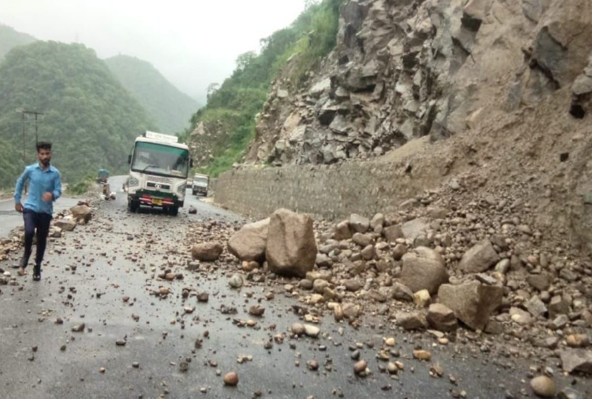 himachal weather today: large scale losses due to heavyRainfall, two died, many houses and shops collapsed, roads stalled