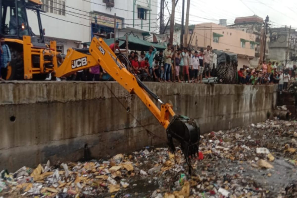 eight year old boy dead body found in a drain in lisadigate meerut