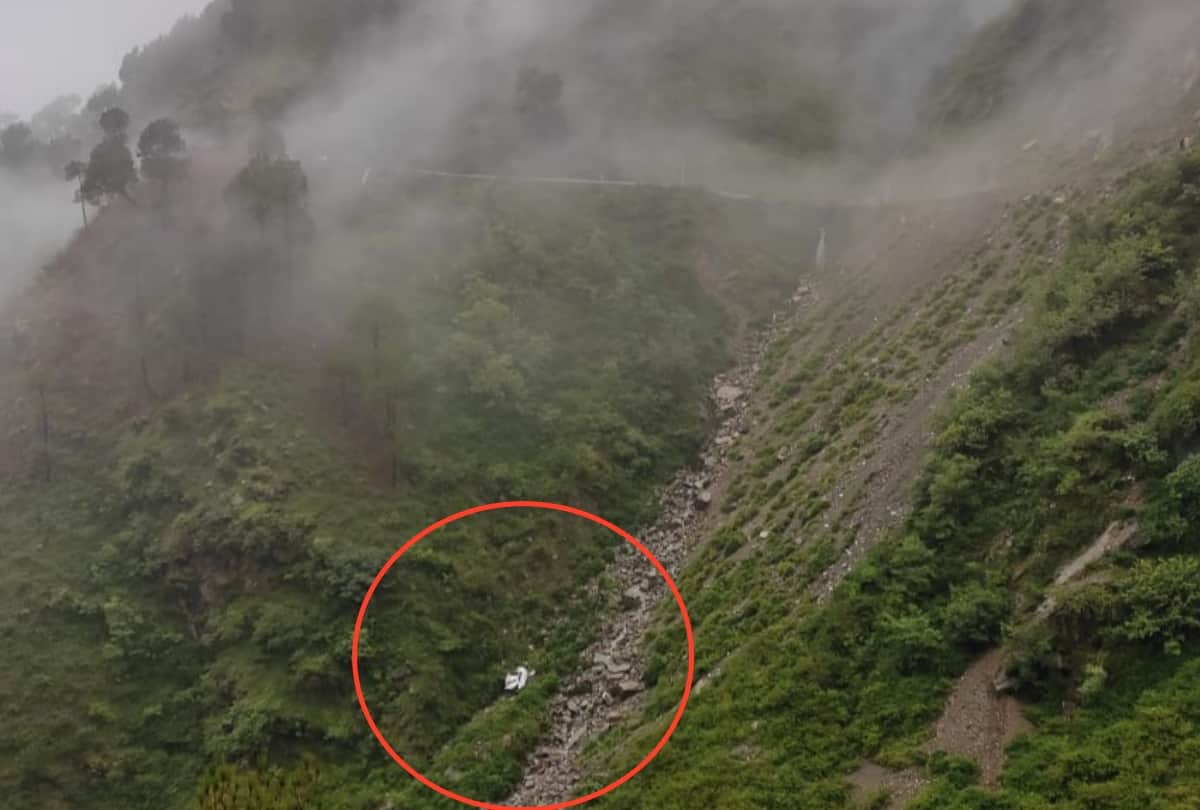 flash flood in himachal pradesh four killed in chamba many road closed houses damaged by landslide