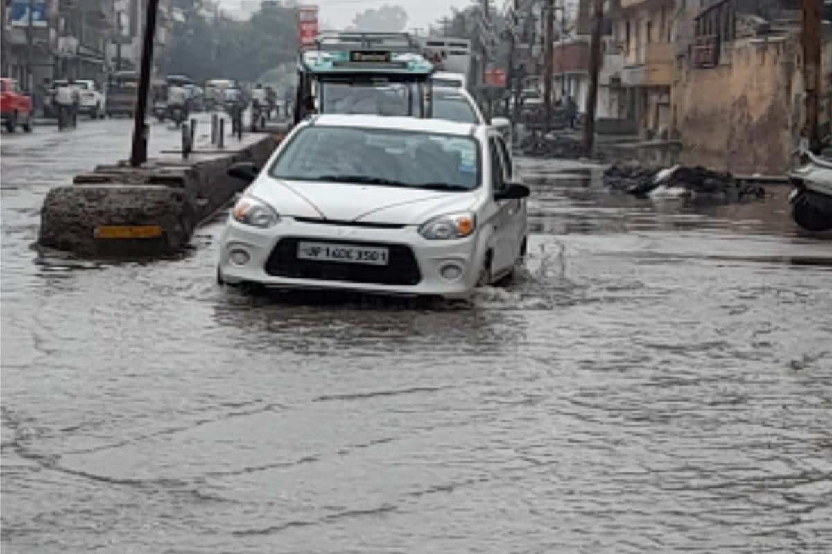 Meerut: Meerut roads gets submerged in a few hours of rain