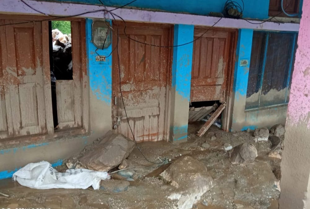 Uttarkashi Cloudburst News: three people including Mother and daughter buried alive under debris photos