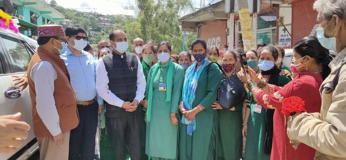 asha worker meet cm at nirmand demand policy