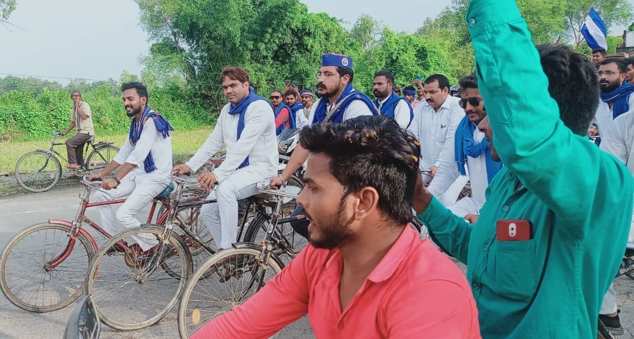 Break caste, add society, Chandrashekhar participated in the cycle yatra