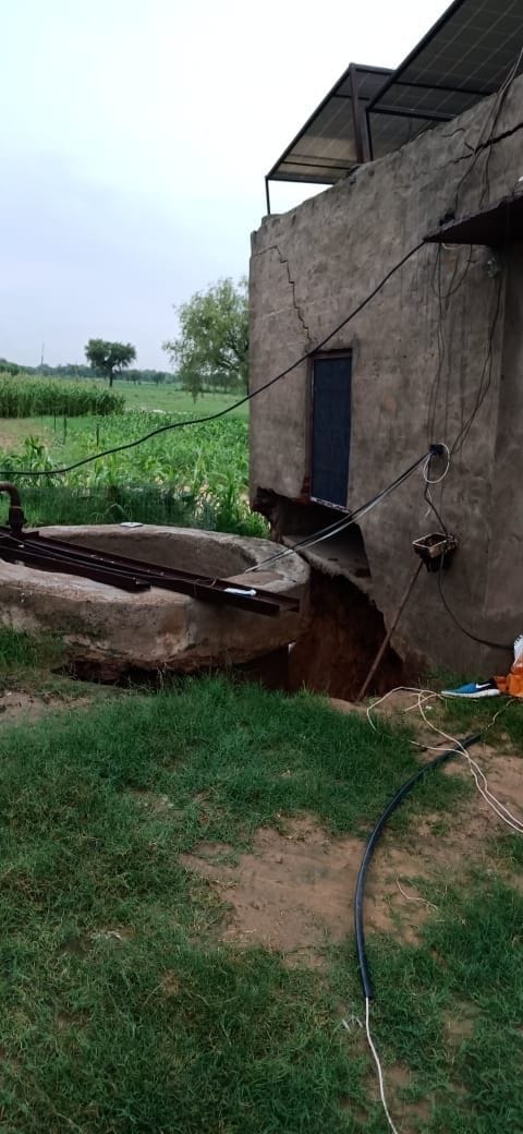 Cracks in houses due to lighting