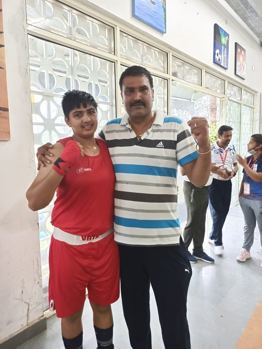 boxer deepika beat world best boxer