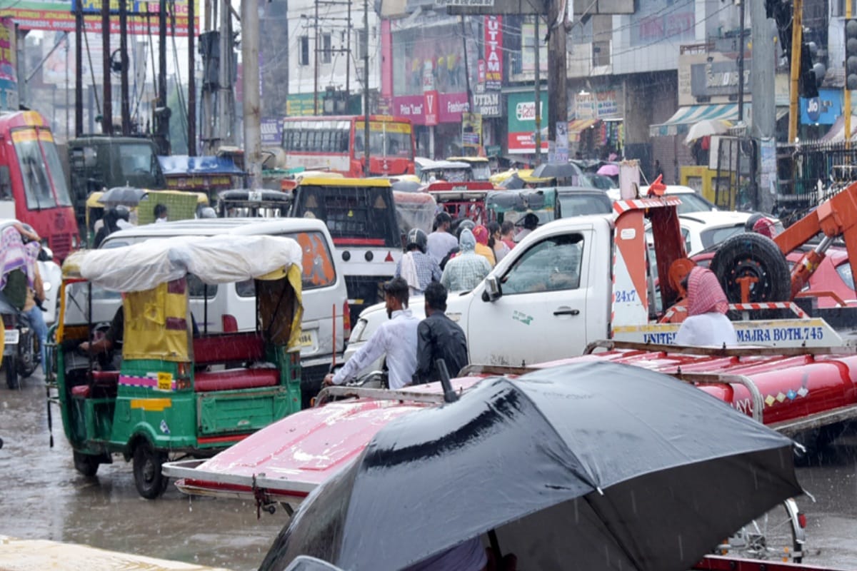 Eid ul adha : Record buyers reached the market, customers got the monsoon offer benefits