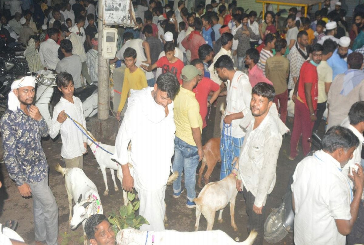 Preparation For Bakrid In Agra Starts Croud At Market