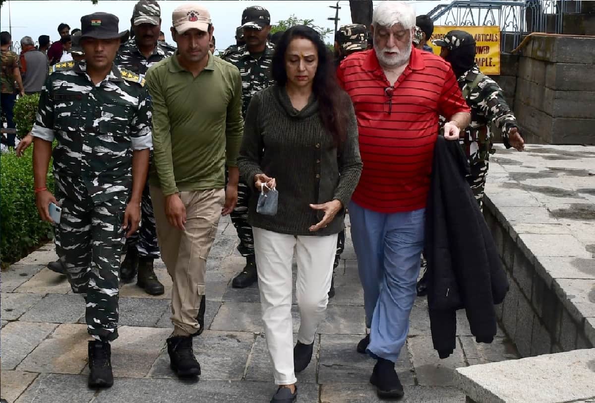 Bollywood actress Hema Malini visits Shankaracharya temple in Srinagar