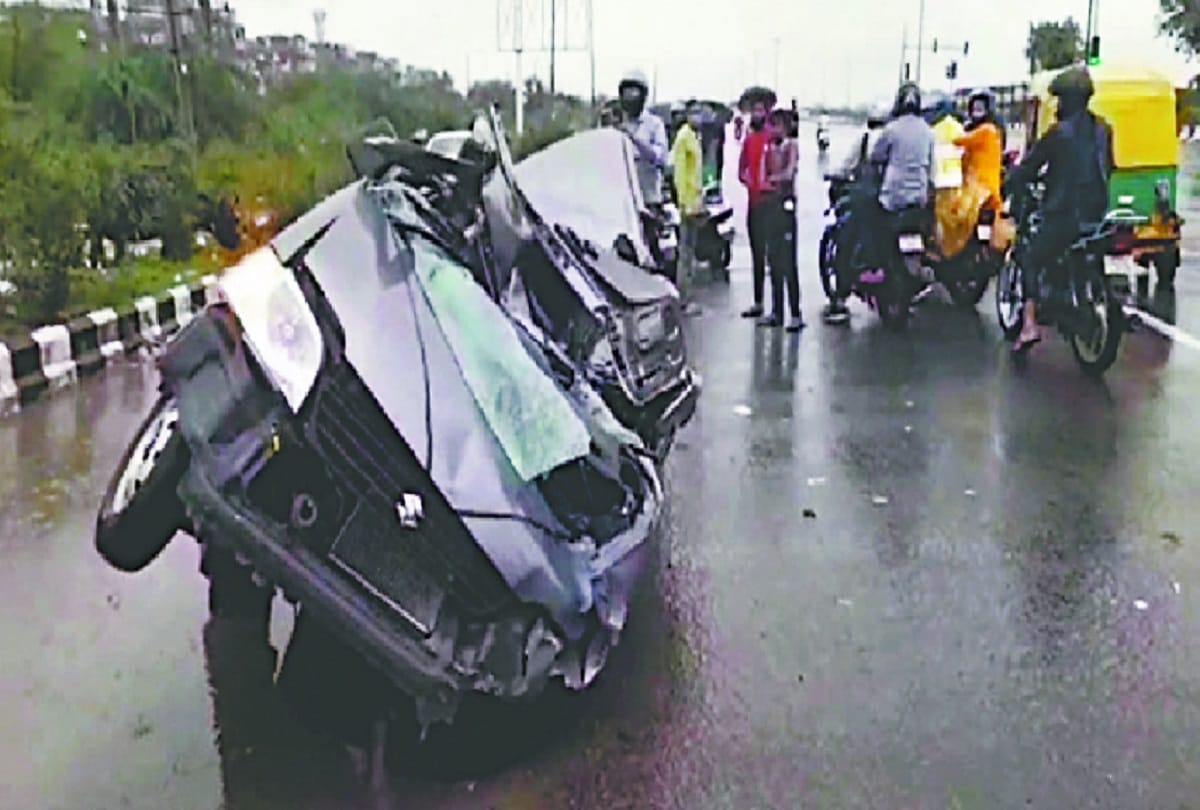 container fallen on maruti eco van six buried including two women one innocent in delhi
