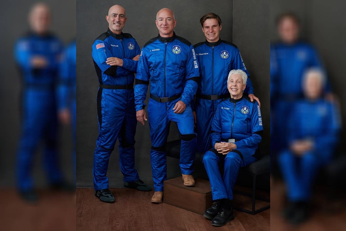 Jeff Bezos space trip in New Shepard rocket of Blue Origin images