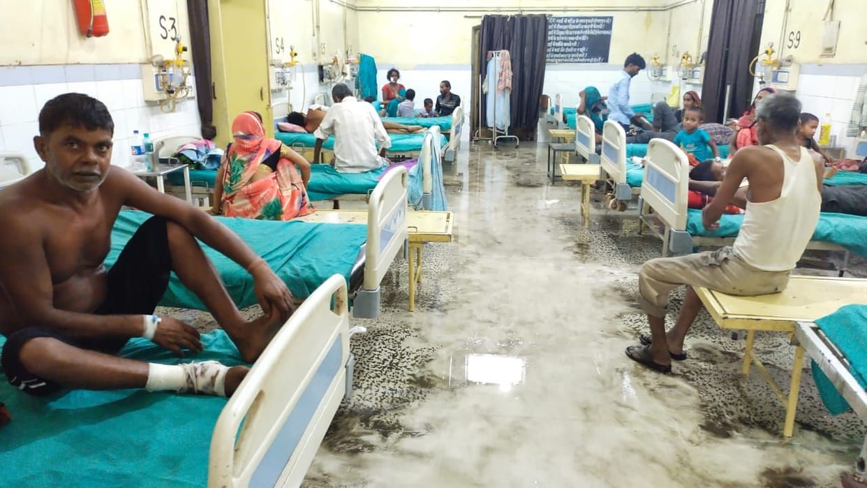Water entered the wards of the hospital, patients came out