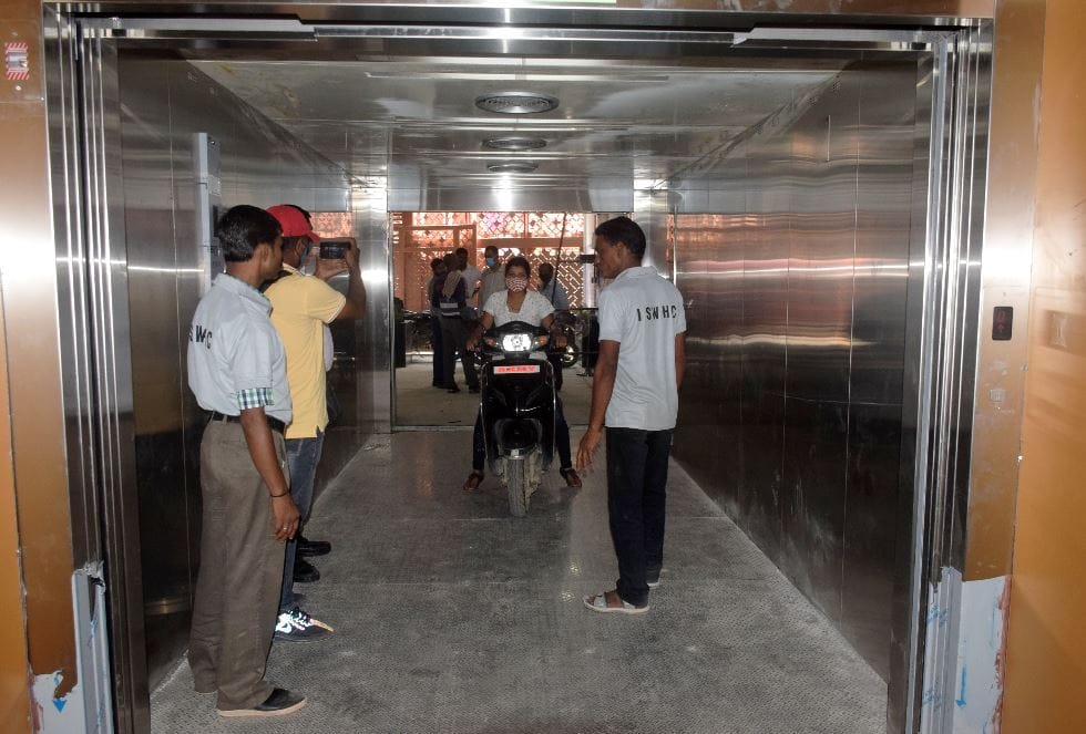 Vehicle reaching on parking floor by lift godowlia inaugurated by PM Modi in varanasi