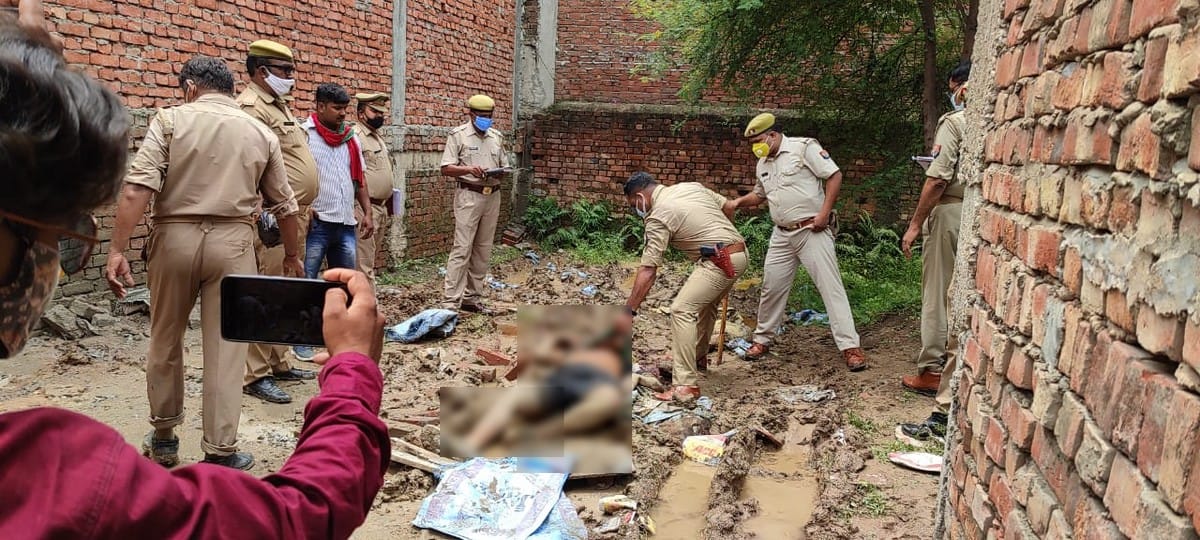 Dead body found of man murder brutally beat head by brick in chandauli