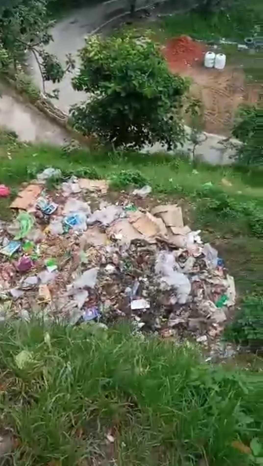 Garbage scattered everywhere in the city, destroying the splendid beauty of Kausani