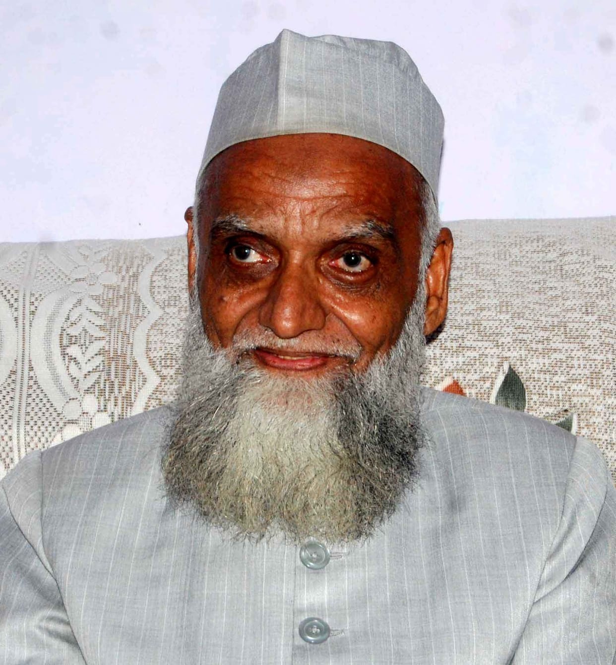Read Namaz in Mohalla's Mosques