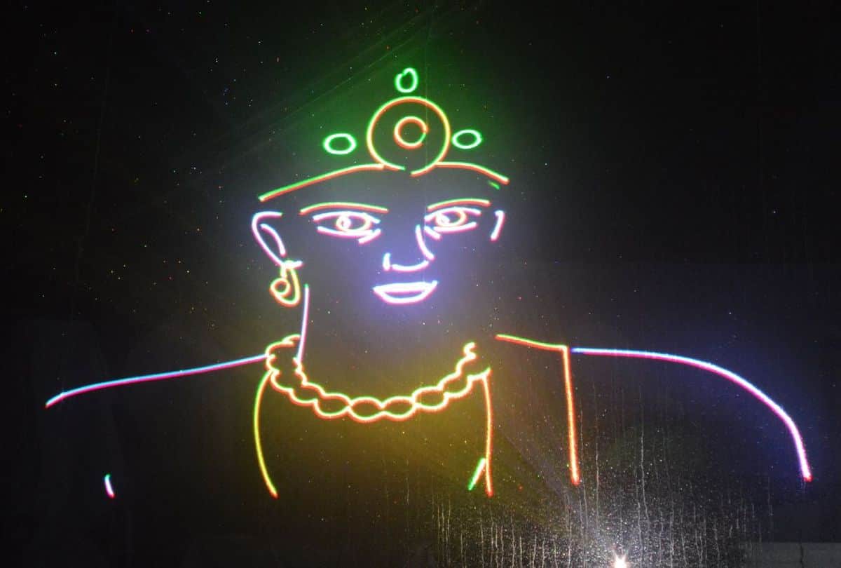 Commissioner inaugurates laser show at Agra Selfie Point