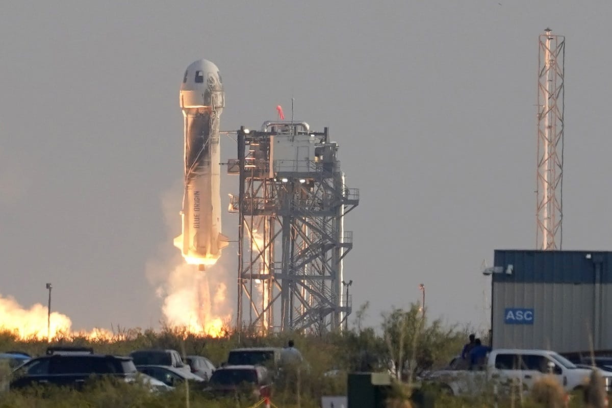 Jeff Bezos space trip in New Shepard rocket of Blue Origin images