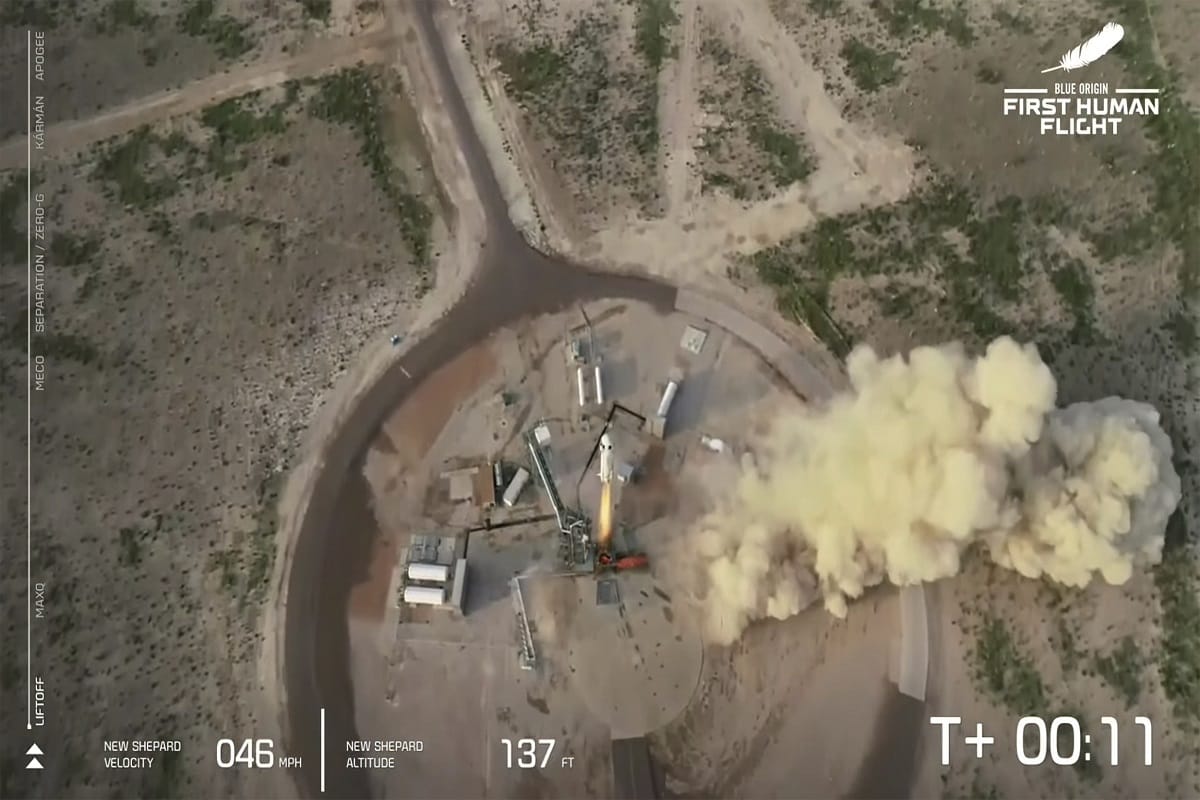 Jeff Bezos space trip in New Shepard rocket of Blue Origin images