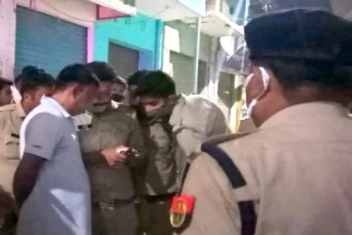 Bijnor News: The suspended Daroga has been reinstated by SP in the case of slapping the RSS leader
