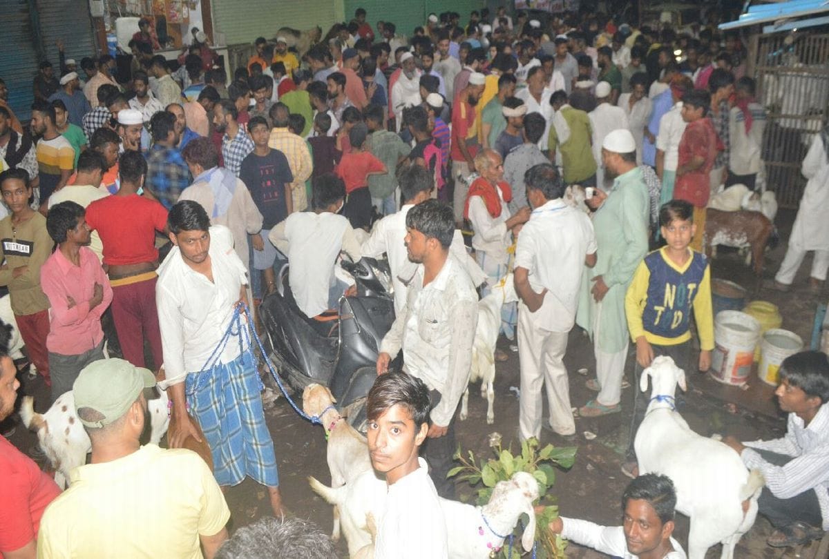 Preparation For Bakrid In Agra Starts Croud At Market