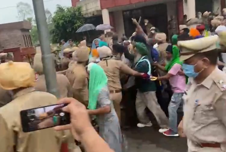 Farmers Protest Against Punjab Congress Chief Navjot Sidhu in Nawanshahr of Punjab