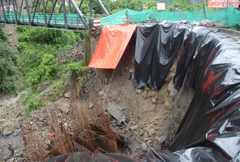 Uttarakhand Monsoon Update: many road closed after Heavy Rainfall in Kumaon and tourist died photos