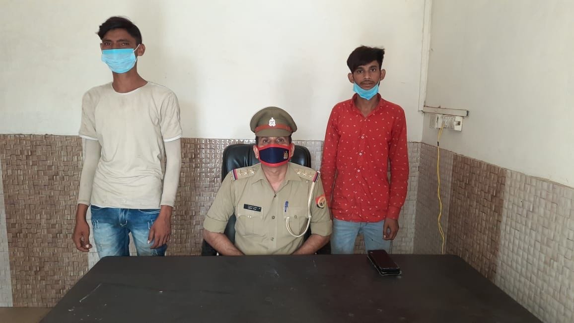 Hathras: Police arrested two vicious accused of animal theft in an encounter