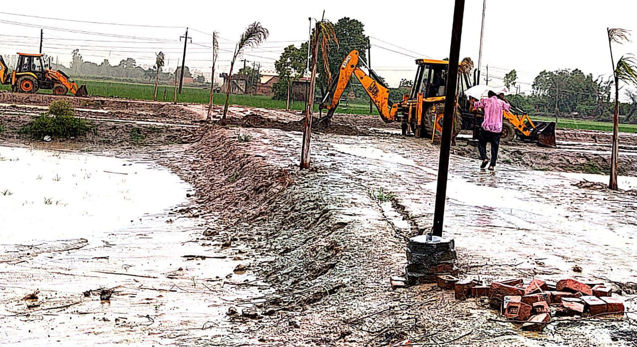 Illegal colonies broken in Poondri area