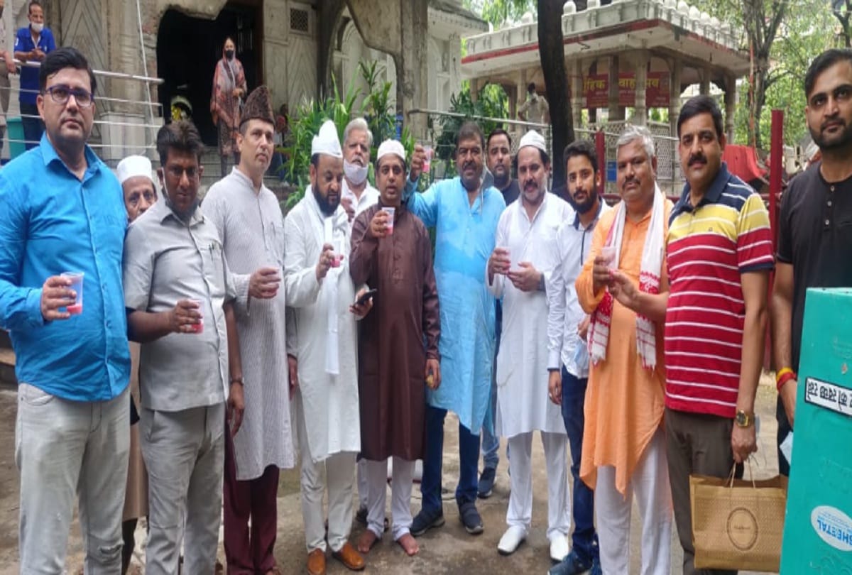 Example of harmony: a day before Eid donated cow in the temple cowshed in old delhi