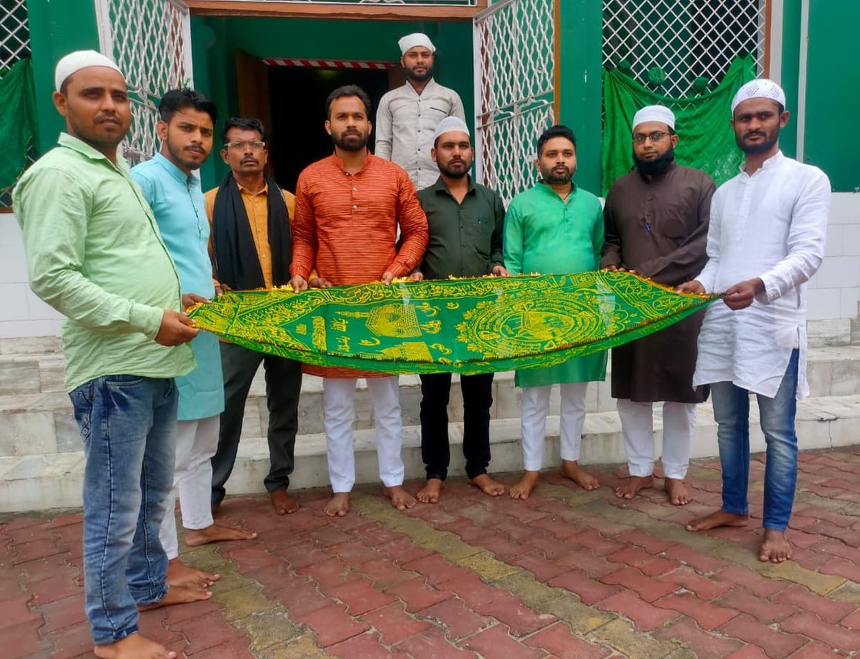 Prayed for Azam's recovery by presenting a sheet